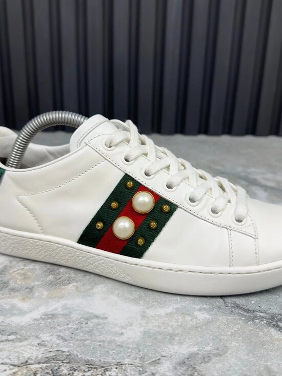 GUCCI Ace Stud Sneakers Rockstuds Pearls White Leather 7 US  Gucci Ace Stud Sneakers Rockstuds Pearls White Leather 5.5 US or 35.5 EUR